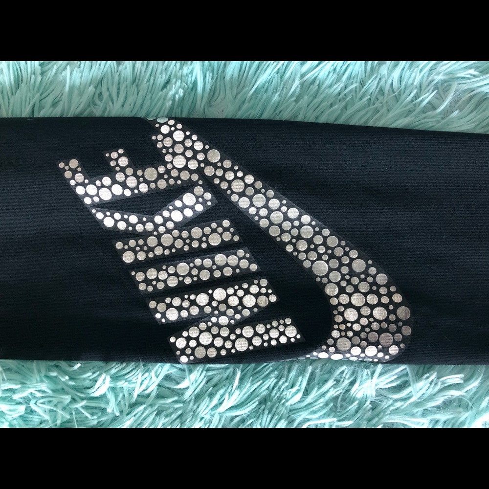 NIKE leg-a-see leggings